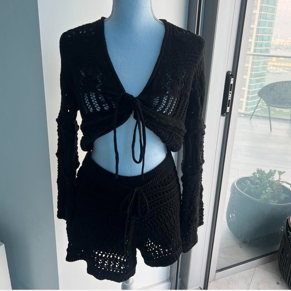 ZARA Knit Shorts - Picture 1 of 2